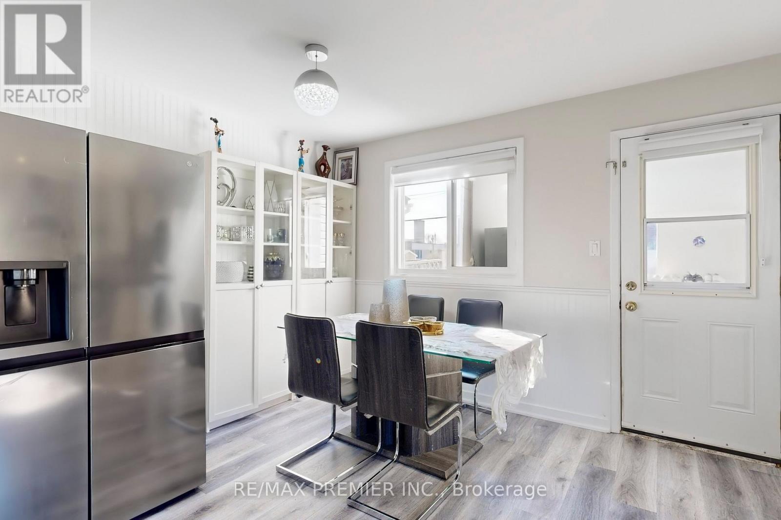 888 Krosno Boulevard, Pickering, ON - Indoor Photo Showing Dining Room