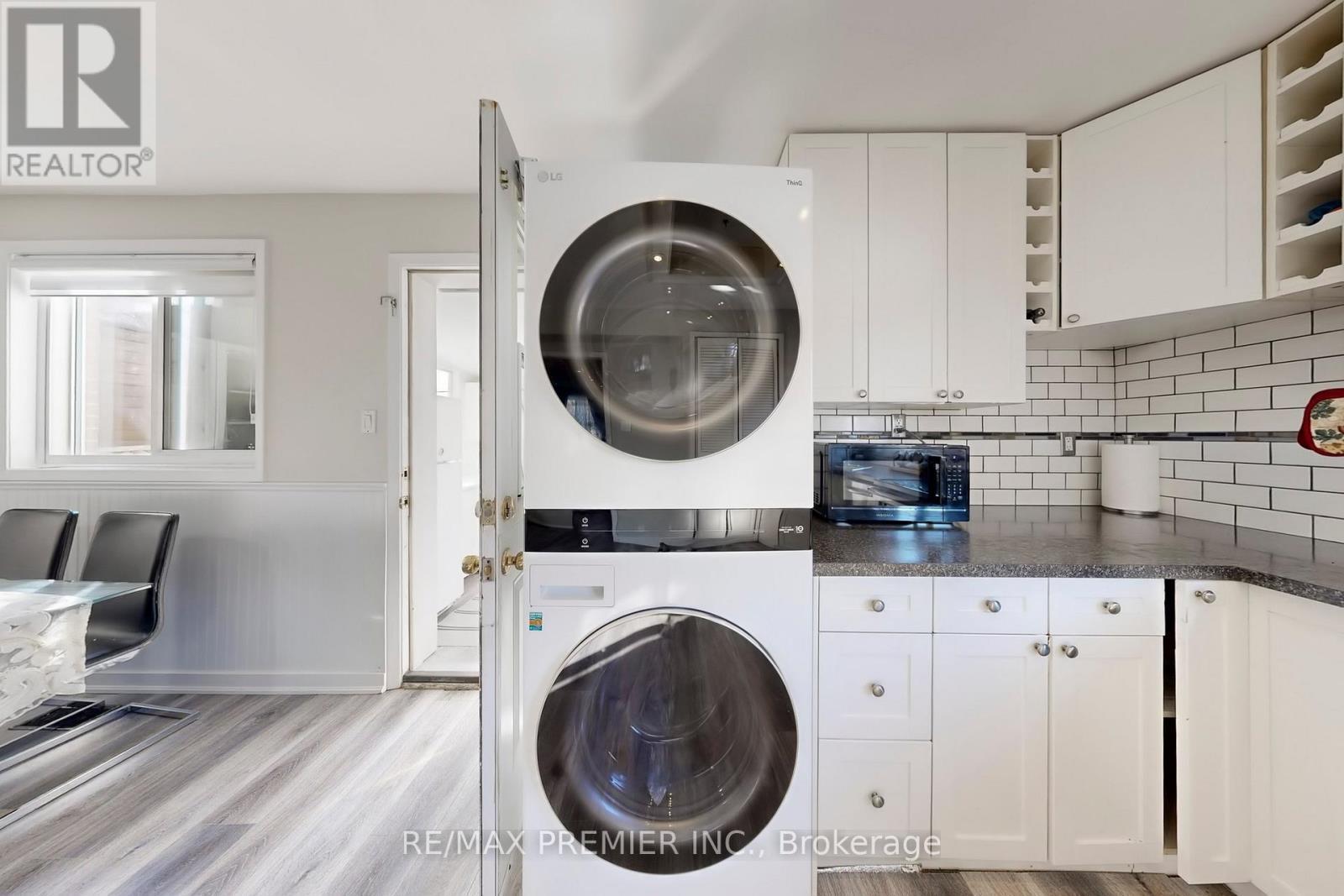 888 Krosno Boulevard, Pickering, ON - Indoor Photo Showing Laundry Room
