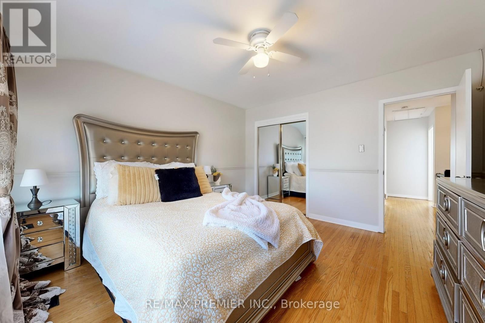 888 Krosno Boulevard, Pickering, ON - Indoor Photo Showing Bedroom