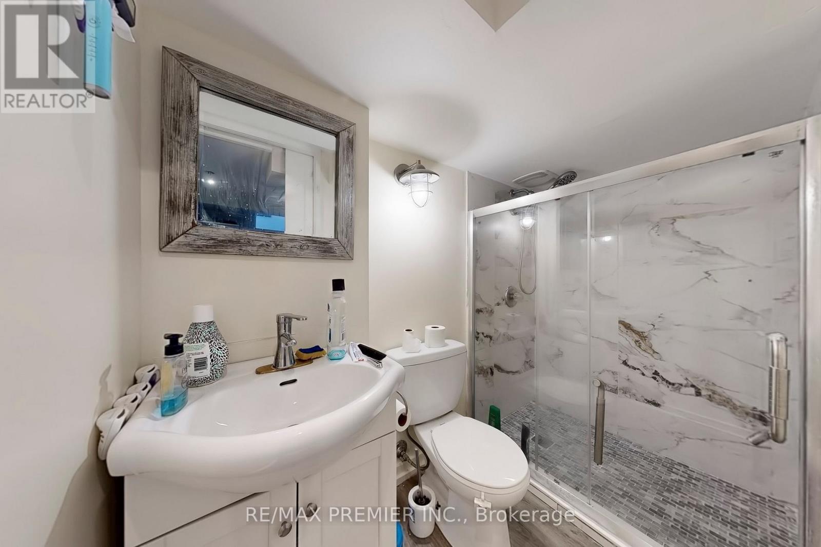 888 Krosno Boulevard, Pickering, ON - Indoor Photo Showing Bathroom