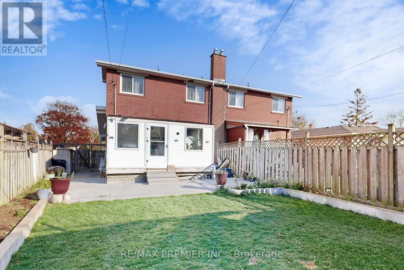 888 Krosno Boulevard, Pickering, ON - Outdoor