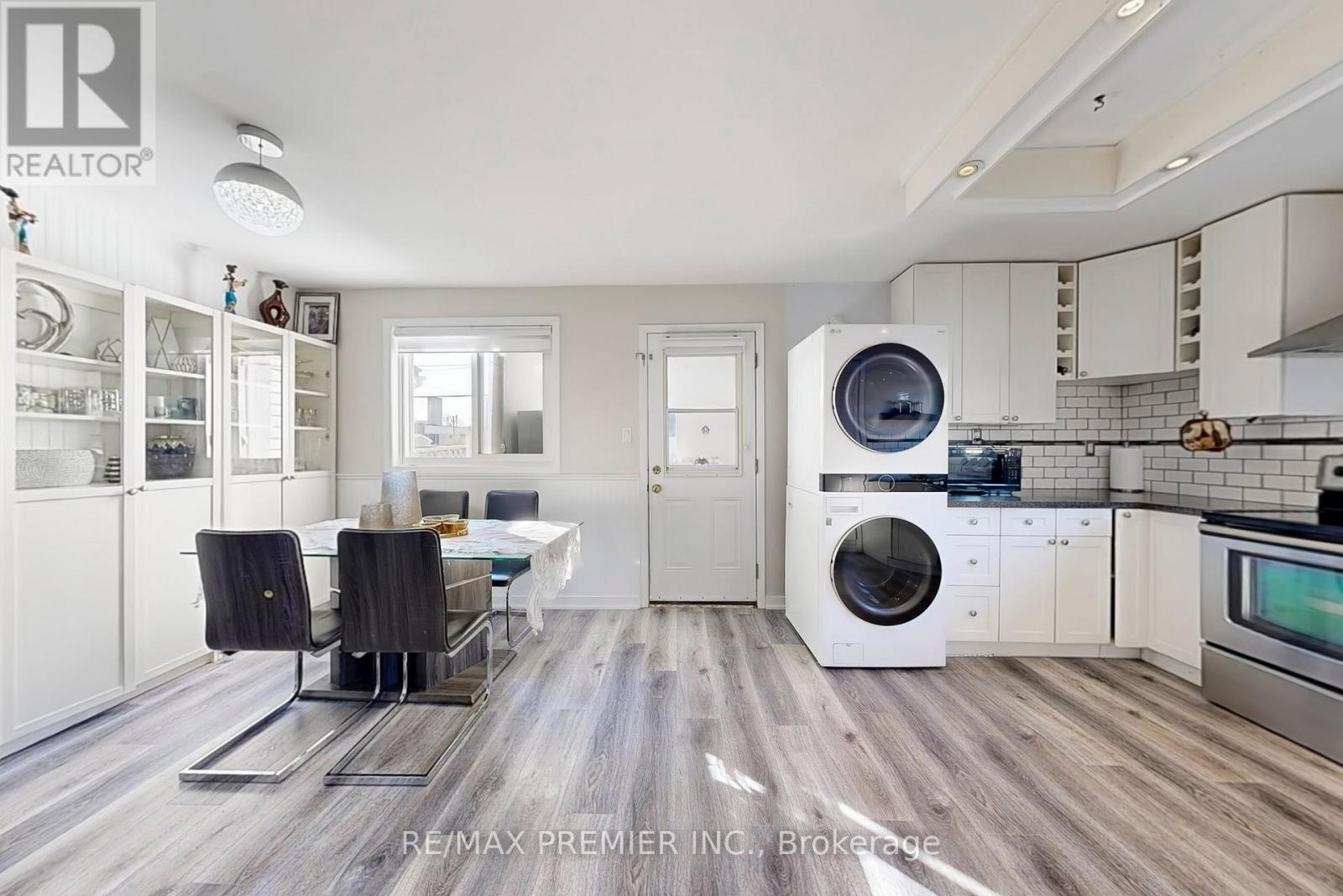 888 Krosno Boulevard, Pickering, ON - Indoor Photo Showing Laundry Room