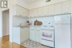 403 - 40 PARK ROAD Toronto, ON M4W 2N4