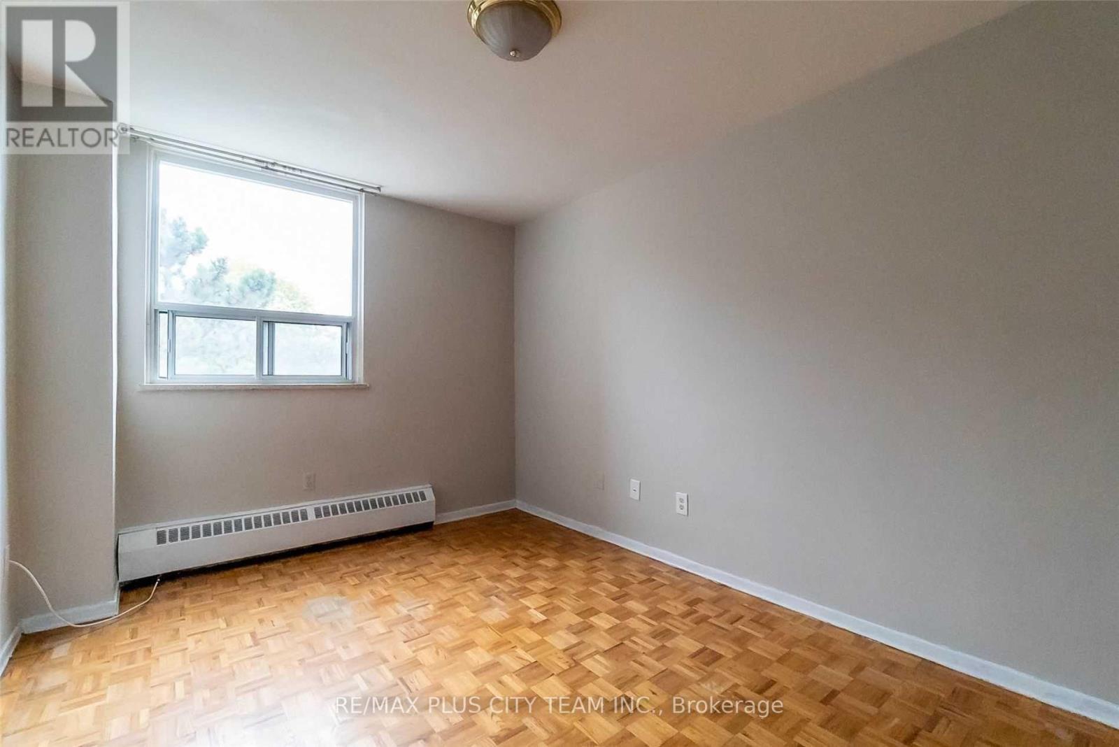 311 - 3311 Kingston Road, Toronto, ON - Indoor Photo Showing Other Room