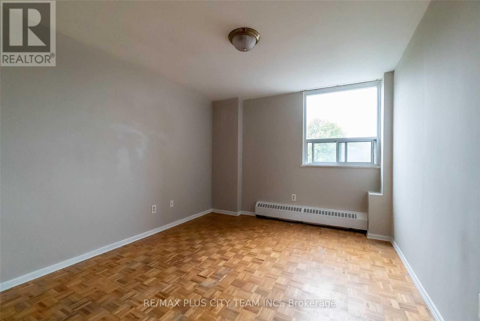 311 - 3311 Kingston Road, Toronto, ON - Indoor Photo Showing Other Room