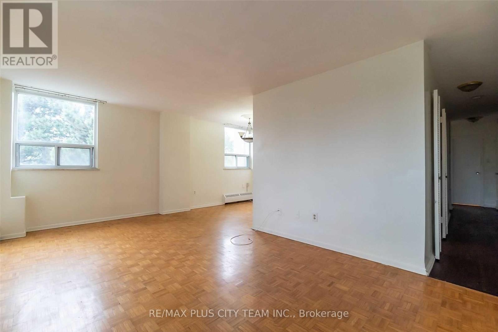 311 - 3311 Kingston Road, Toronto, ON - Indoor Photo Showing Other Room