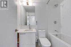 Main Washroom -