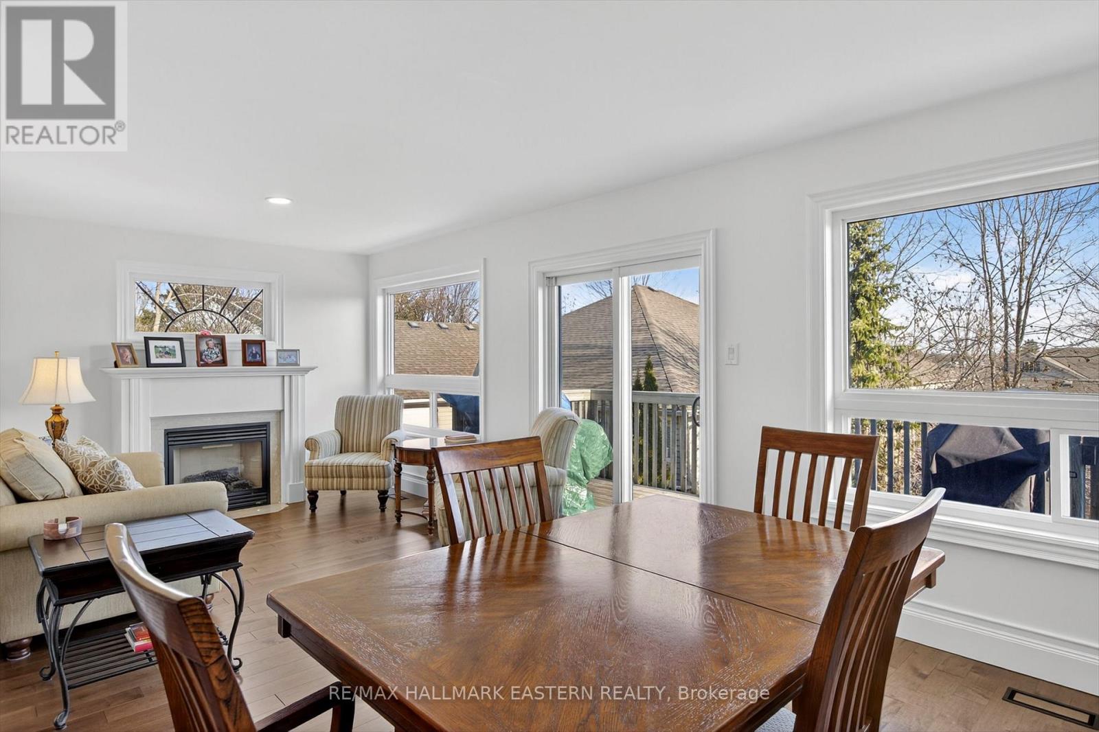 #1 - 929 Wentworth Street, Peterborough (Otonabee Ward 1), ON - Indoor With Fireplace