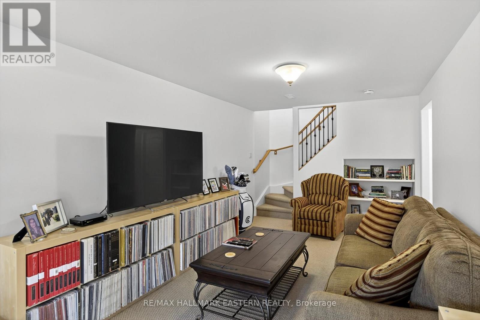 #1 - 929 Wentworth Street, Peterborough (Otonabee Ward 1), ON - Indoor