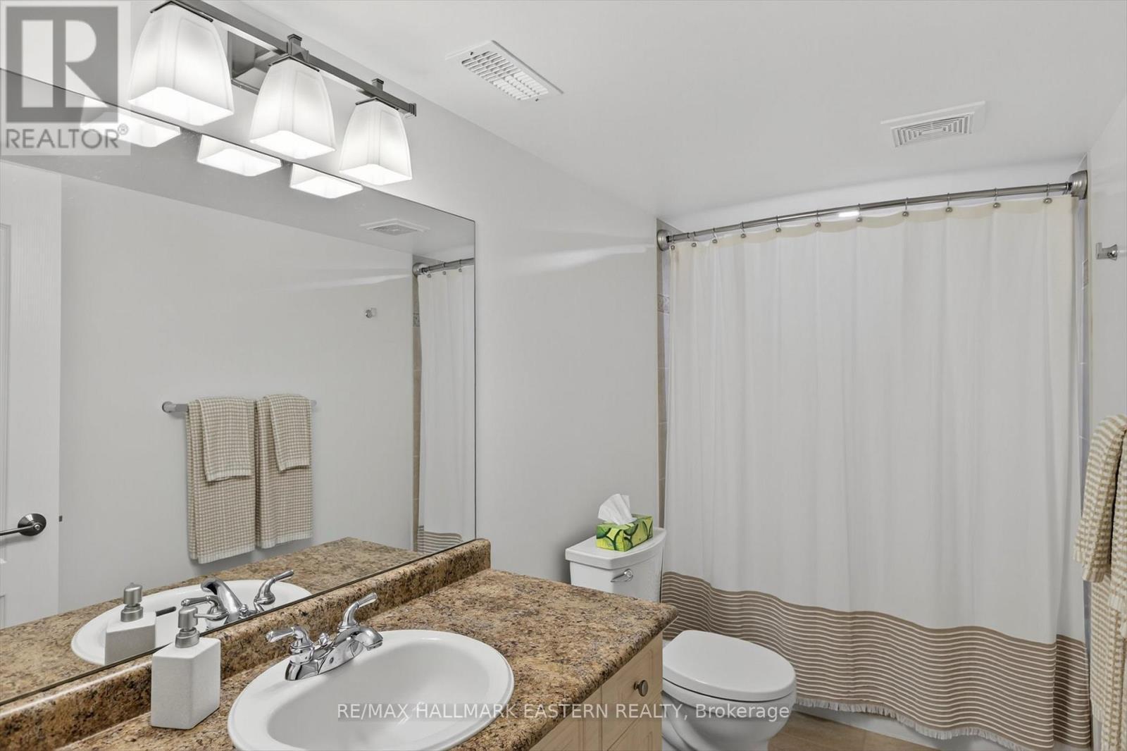 #1 - 929 Wentworth Street, Peterborough (Otonabee Ward 1), ON - Indoor Photo Showing Bathroom