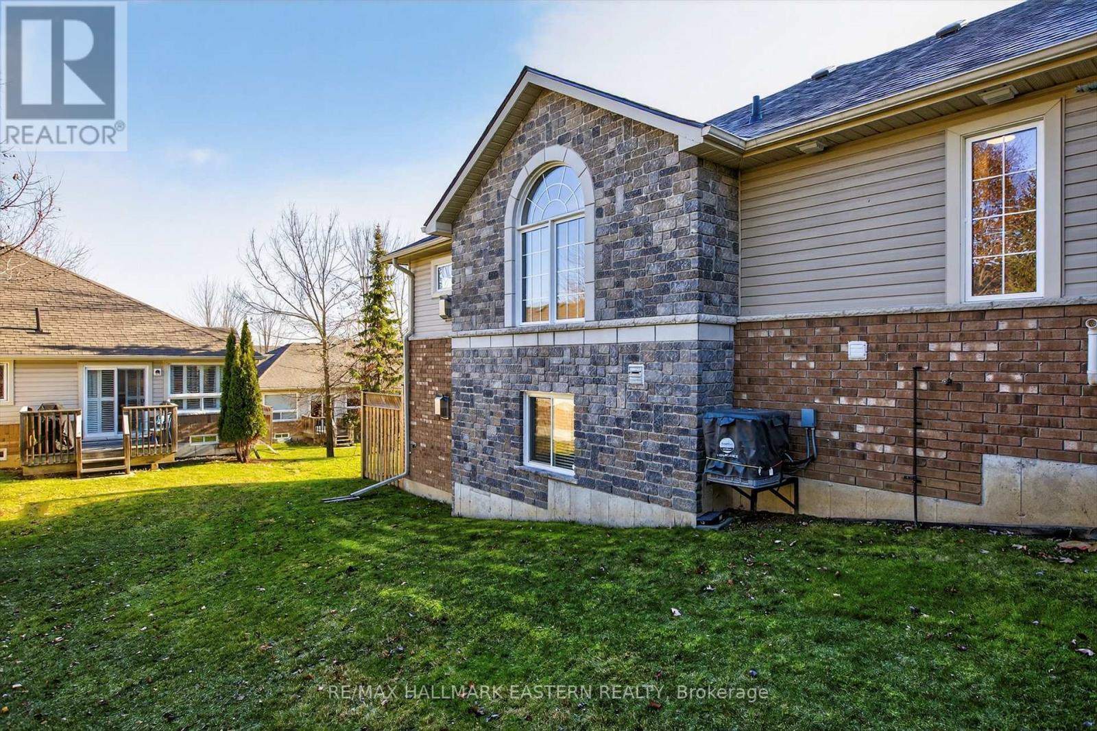 #1 - 929 Wentworth Street, Peterborough (Otonabee Ward 1), ON - Outdoor