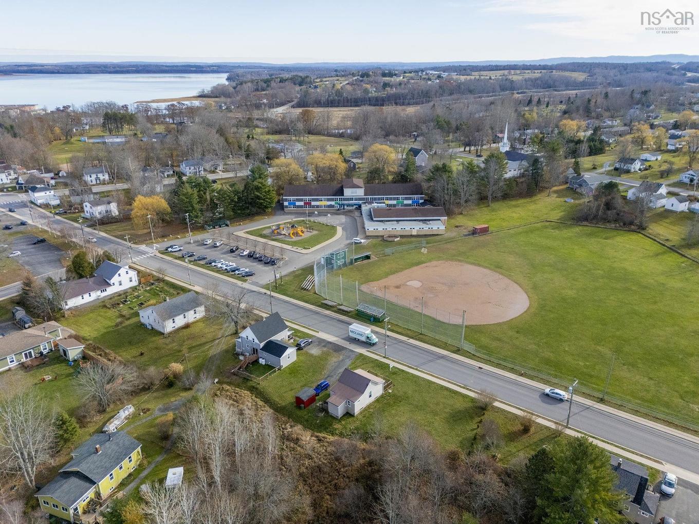 18 School Street, Hantsport, NS