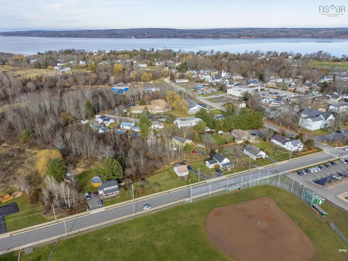 18 School Street, Hantsport, NS