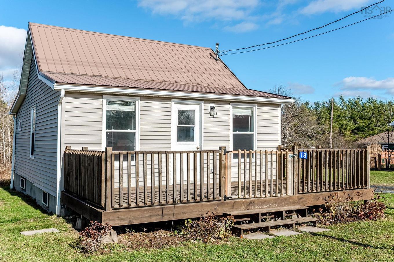 18 School Street, Hantsport, NS