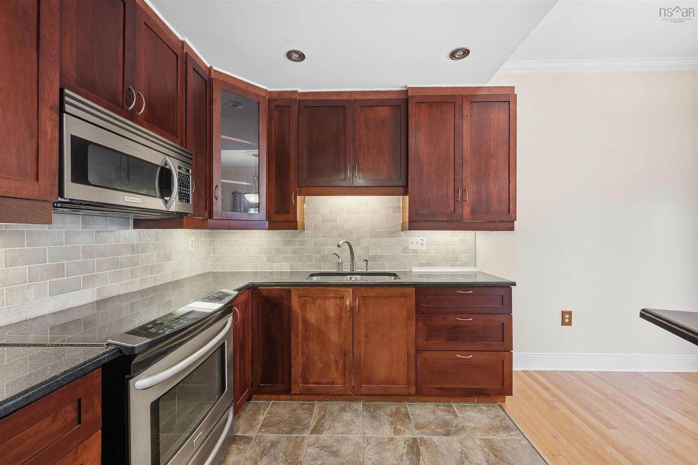 5 1049 South Park Street, Halifax, NS