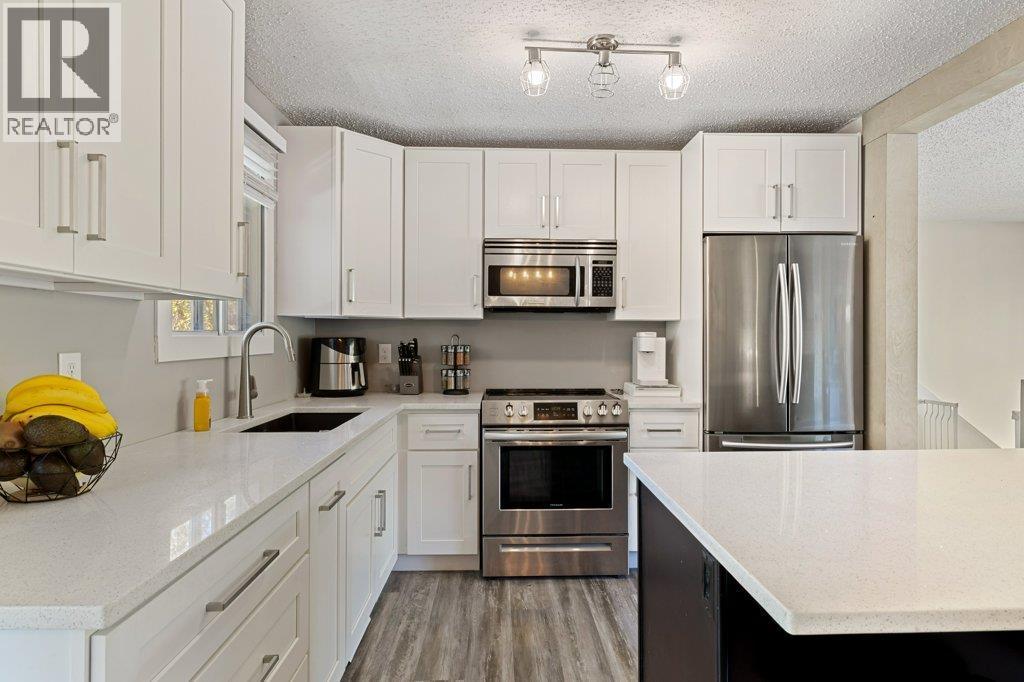 1777 Autumn Road, Kelowna, BC - Indoor Photo Showing Kitchen With Stainless Steel Kitchen