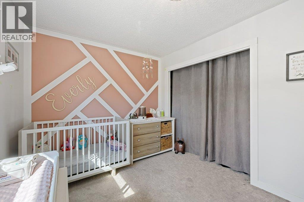 1777 Autumn Road, Kelowna, BC - Indoor Photo Showing Bedroom