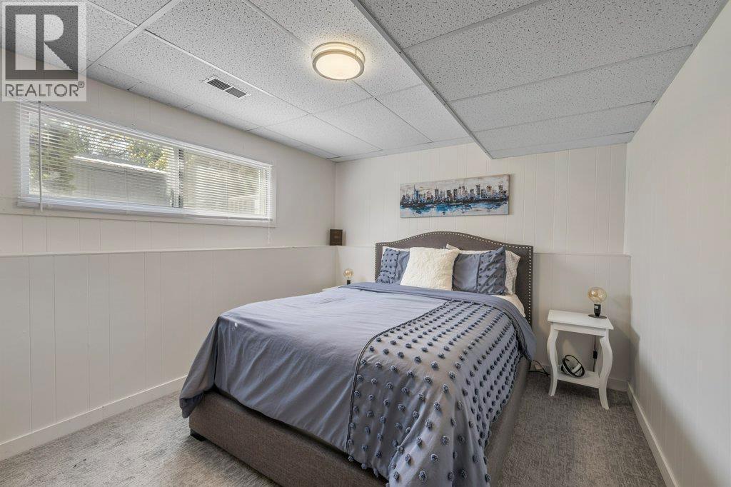 1777 Autumn Road, Kelowna, BC - Indoor Photo Showing Bedroom