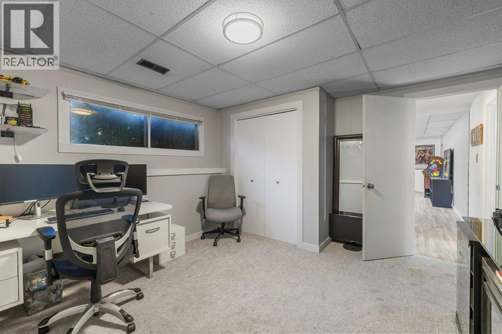 1777 Autumn Road, Kelowna, BC - Indoor Photo Showing Office