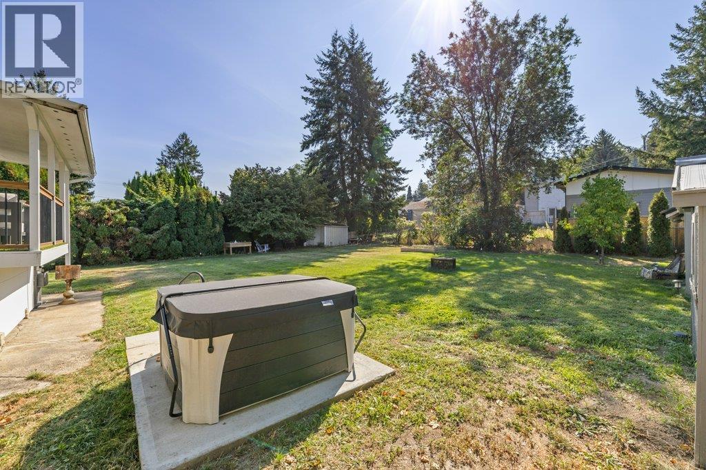 1777 Autumn Road, Kelowna, BC - Outdoor With Backyard