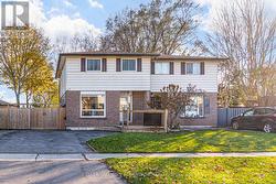 17 LOSCOMBE DRIVE Clarington, ON L1C 3S8