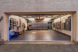 Garage -
