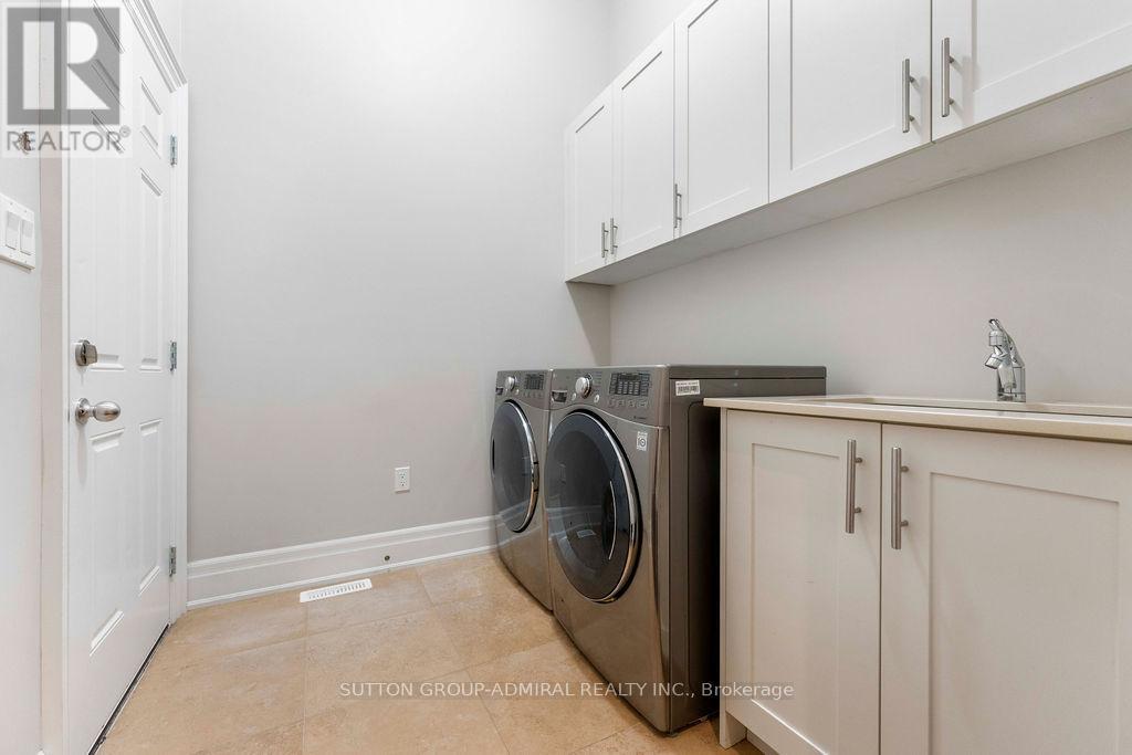 21 Day Lily Crescent, Richmond Hill, ON - Indoor Photo Showing Laundry Room