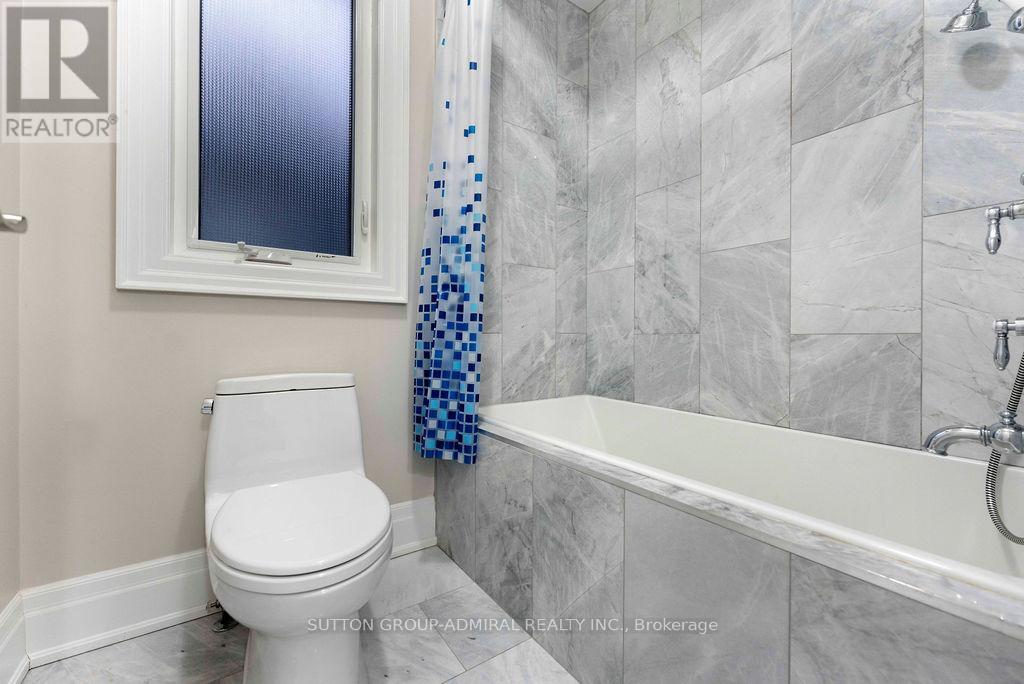 21 Day Lily Crescent, Richmond Hill, ON - Indoor Photo Showing Bathroom