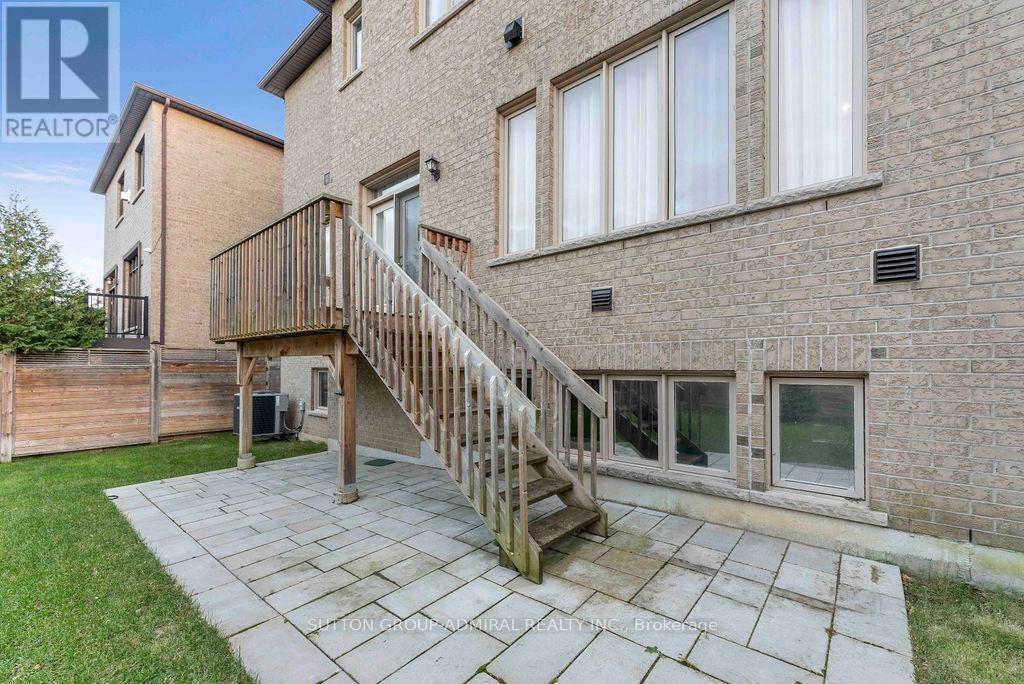 21 Day Lily Crescent, Richmond Hill, ON - Outdoor With Exterior