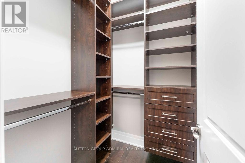 21 Day Lily Crescent, Richmond Hill, ON - Indoor With Storage