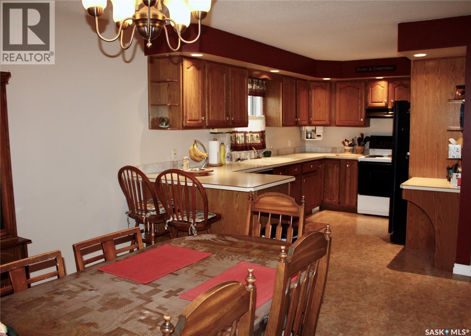 31 Queen Street, Clavet, SK - Indoor