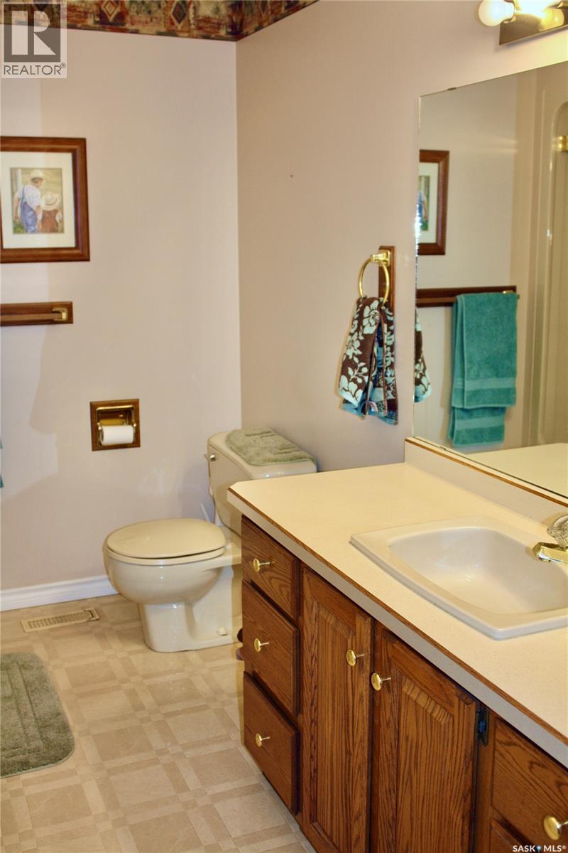 31 Queen Street, Clavet, SK - Indoor Photo Showing Bathroom