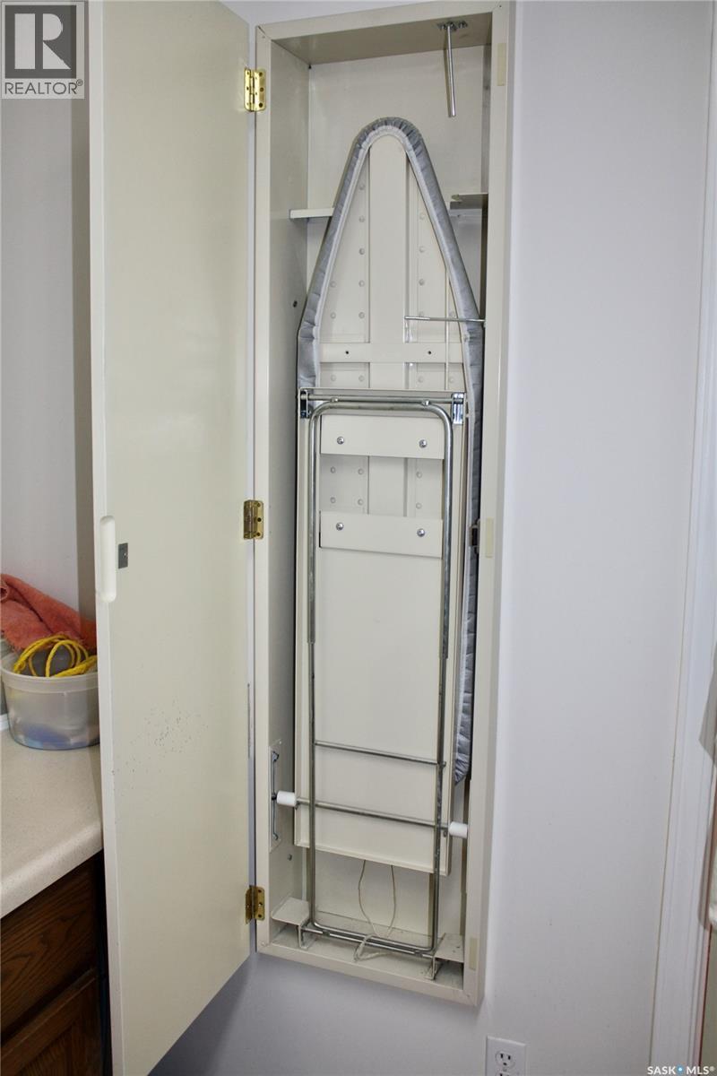 31 Queen Street, Clavet, SK - Indoor