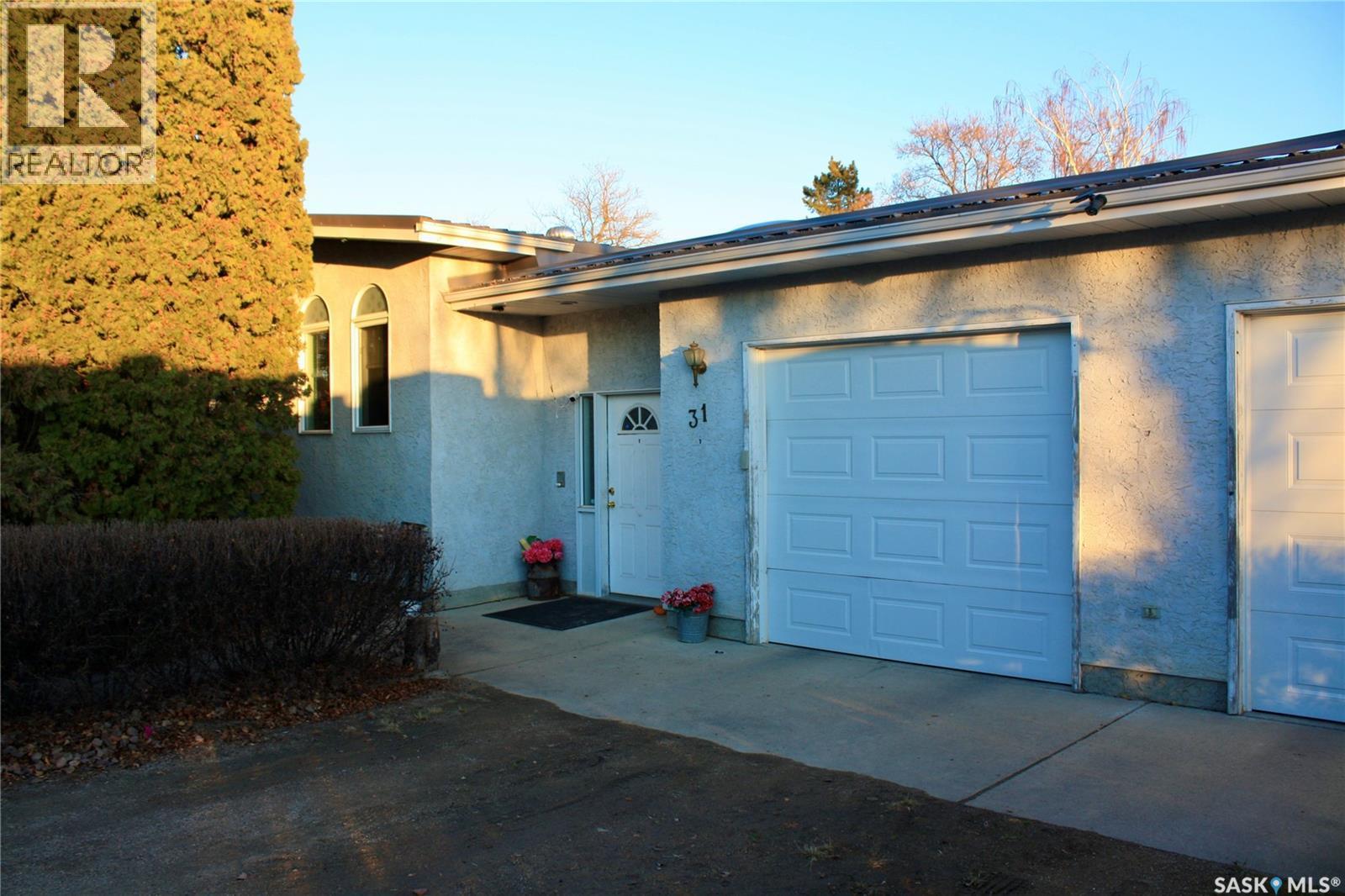 31 Queen Street, Clavet, SK - Outdoor