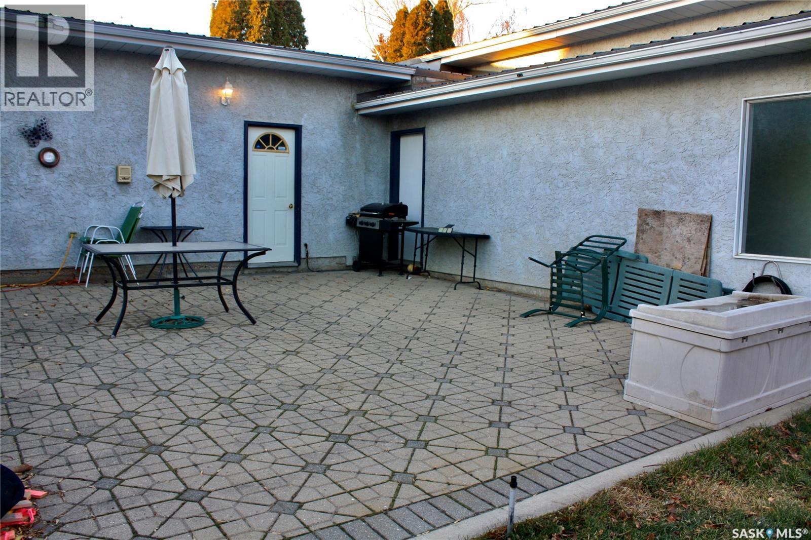 31 Queen Street, Clavet, SK - Outdoor