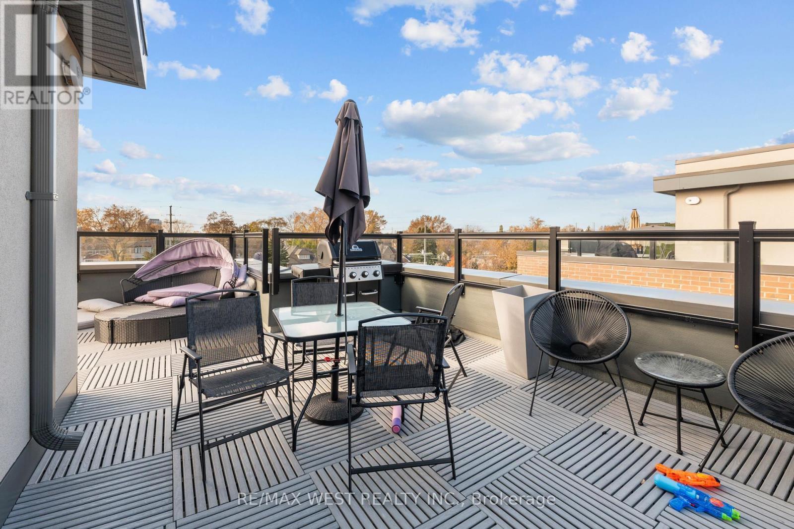 1062 Douglas Mccurdy Common, Mississauga, ON - Outdoor With Deck Patio Veranda