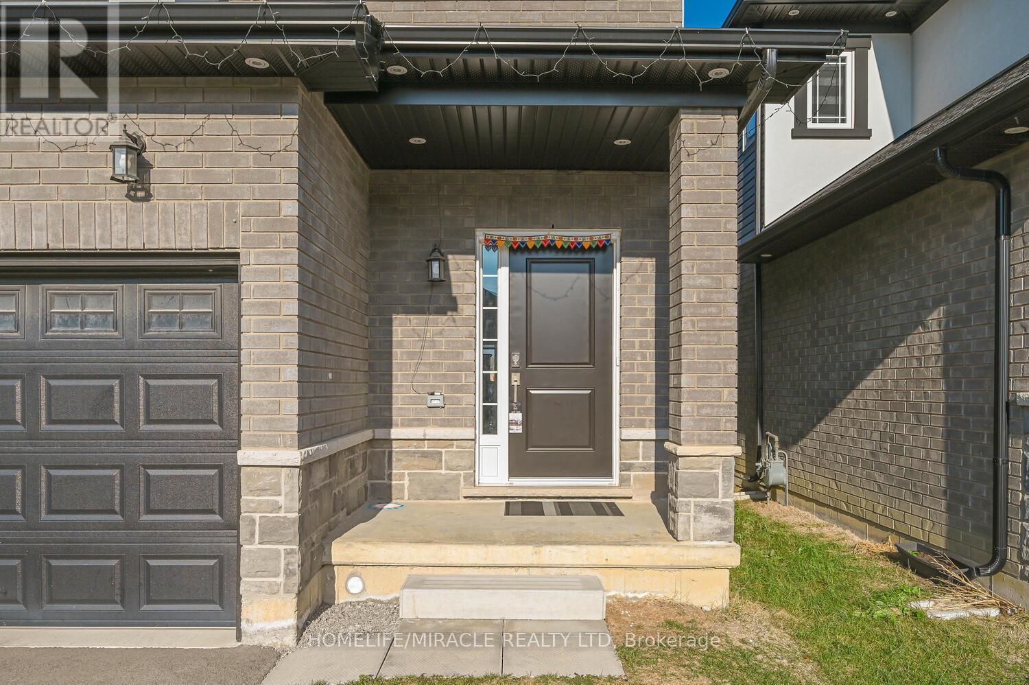160 Cittadella Boulevard, Hamilton, ON - Outdoor