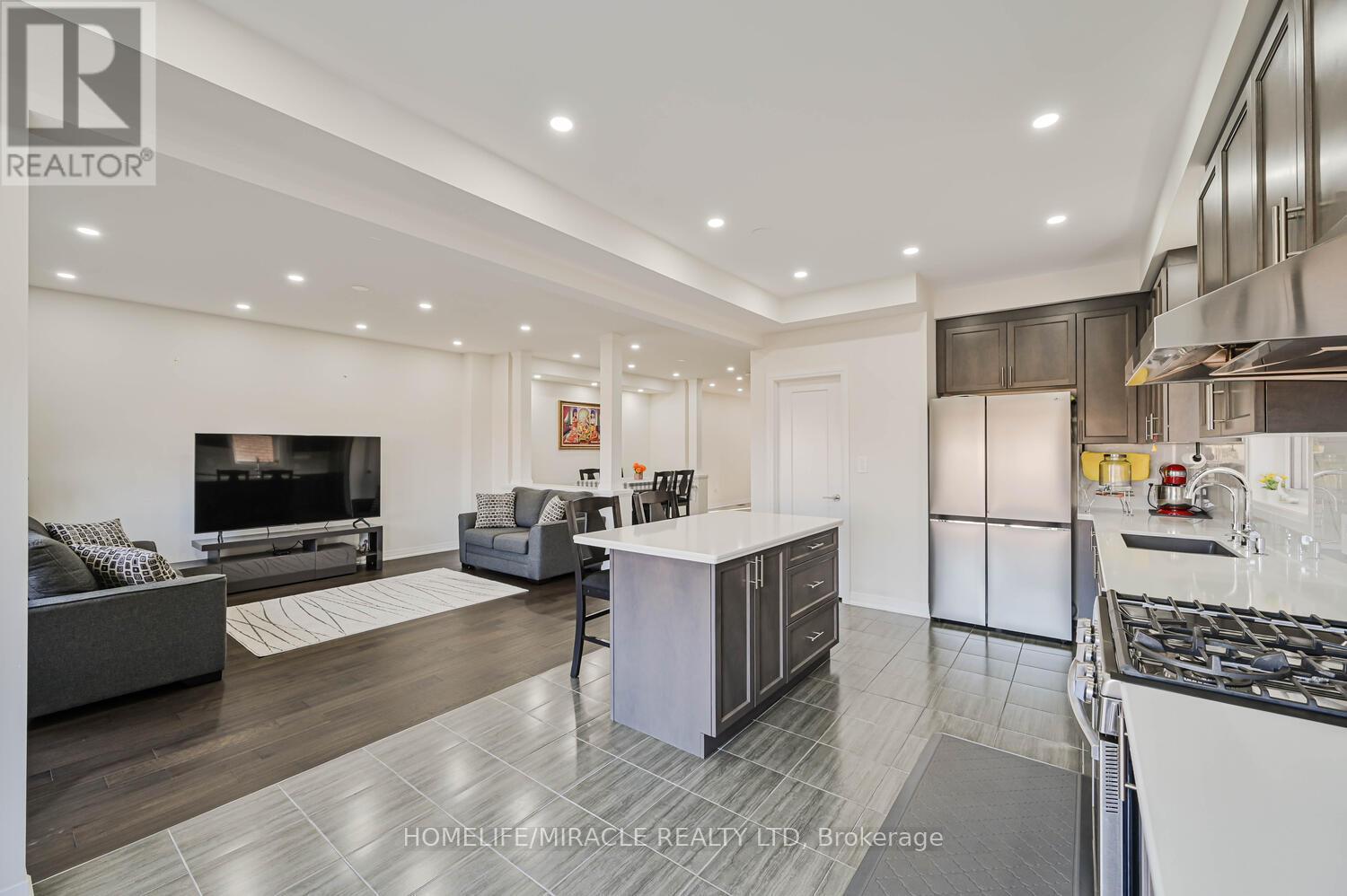 160 Cittadella Boulevard, Hamilton, ON - Indoor