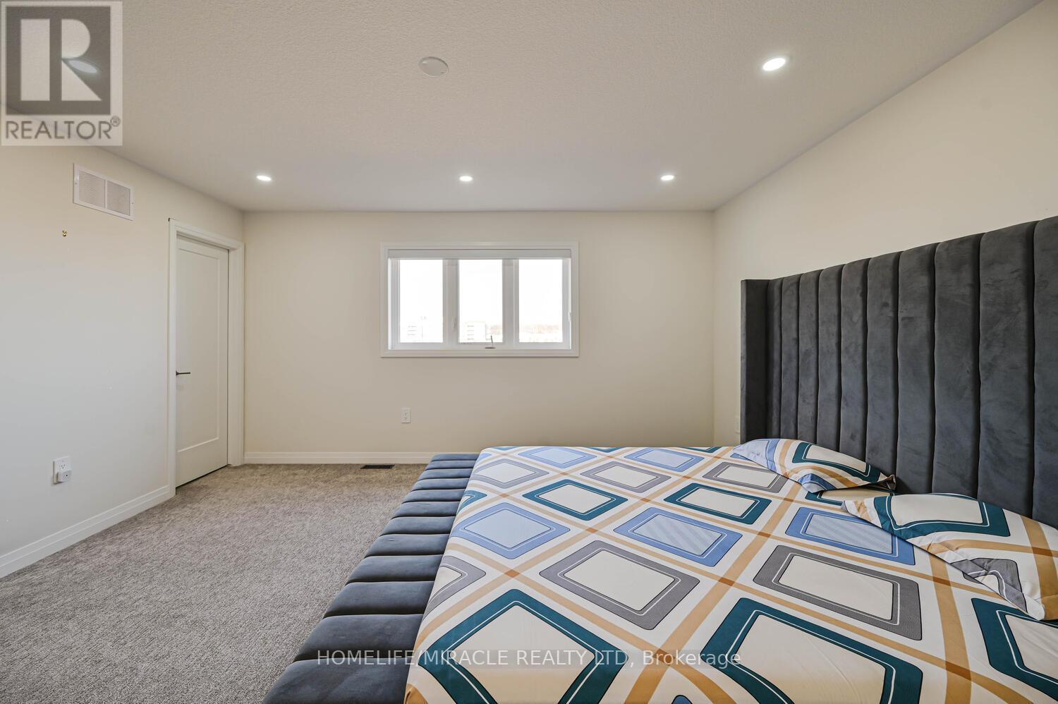 160 Cittadella Boulevard, Hamilton, ON - Indoor Photo Showing Bedroom