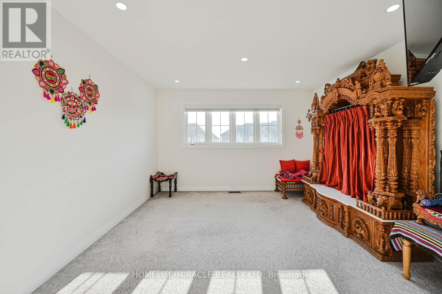 160 Cittadella Boulevard, Hamilton, ON - Indoor Photo Showing Other Room