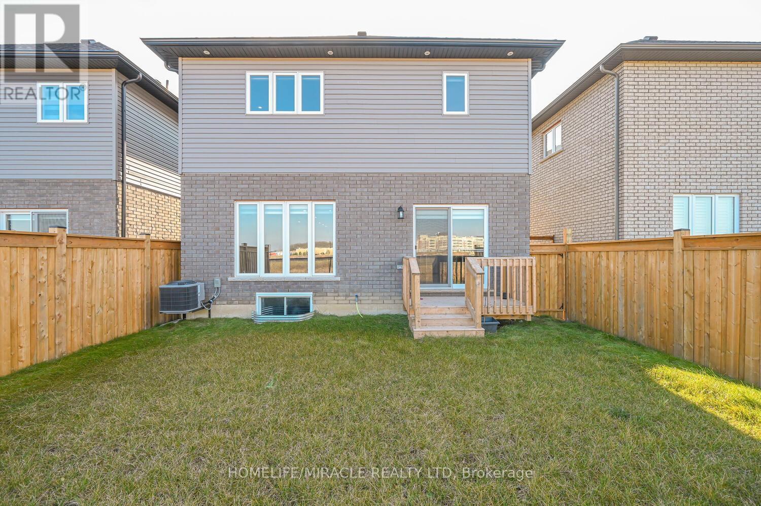 160 Cittadella Boulevard, Hamilton, ON - Outdoor With Exterior