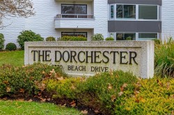 305-1370 Beach Dr Oak Bay, BC V8S 2N6