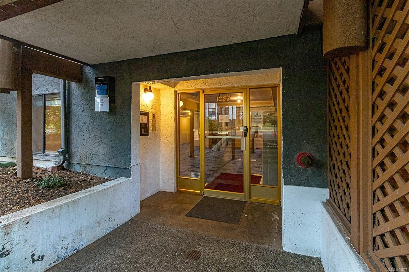 419-1005 Mckenzie Ave, Saanich, BC - Outdoor With Exterior