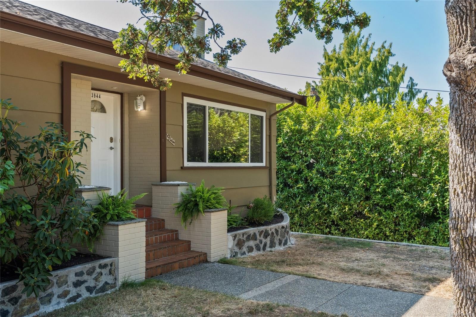 3944 Cedar Hill Cross Rd, Saanich, BC