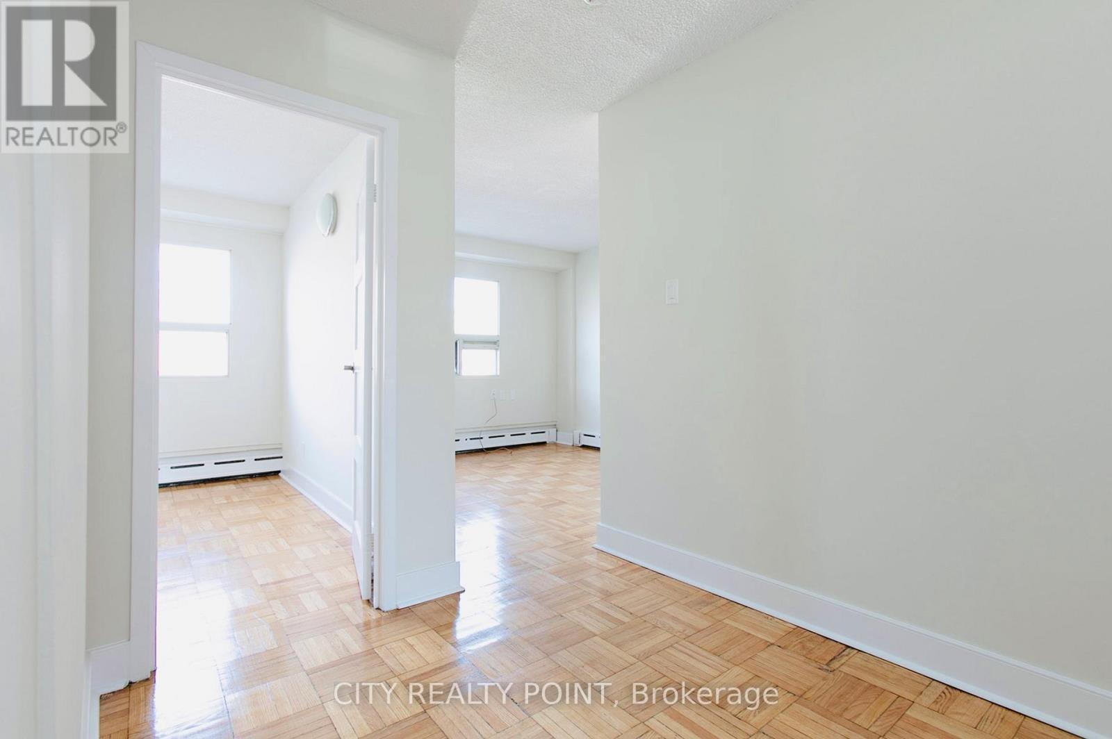 302 - 990 Avenue Road, Toronto, ON - Indoor Photo Showing Other Room
