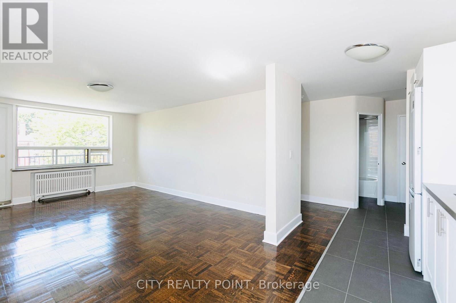 302 - 990 Avenue Road, Toronto, ON - Indoor Photo Showing Other Room