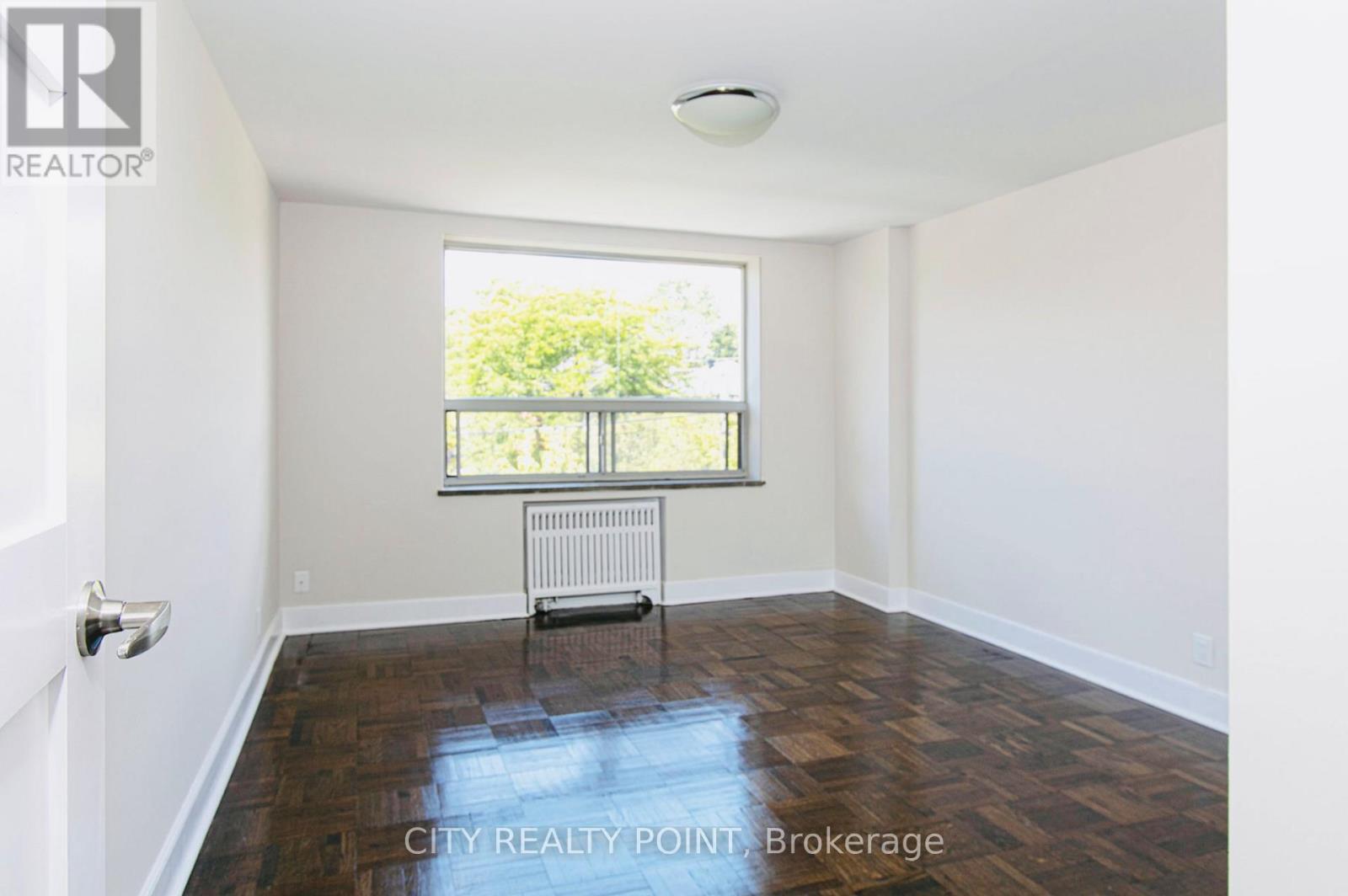 302 - 990 Avenue Road, Toronto, ON - Indoor Photo Showing Other Room