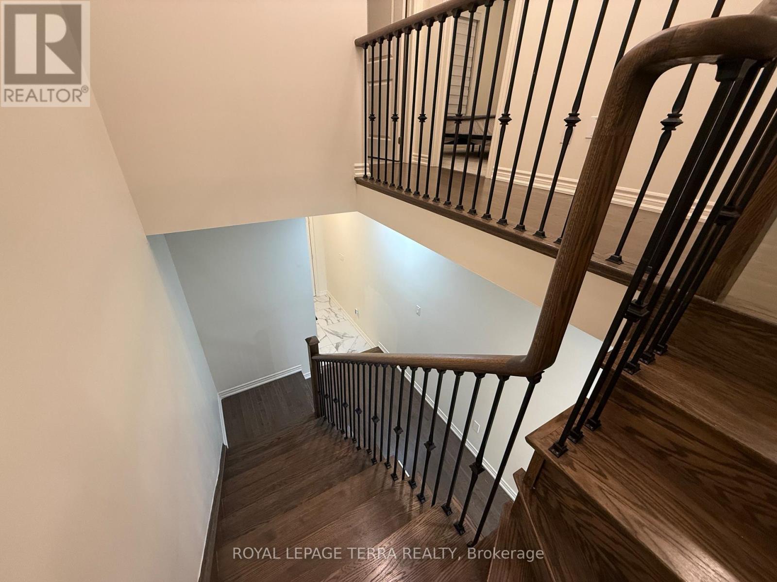 70 Fruitful Crescent, Whitby, ON - Indoor Photo Showing Other Room