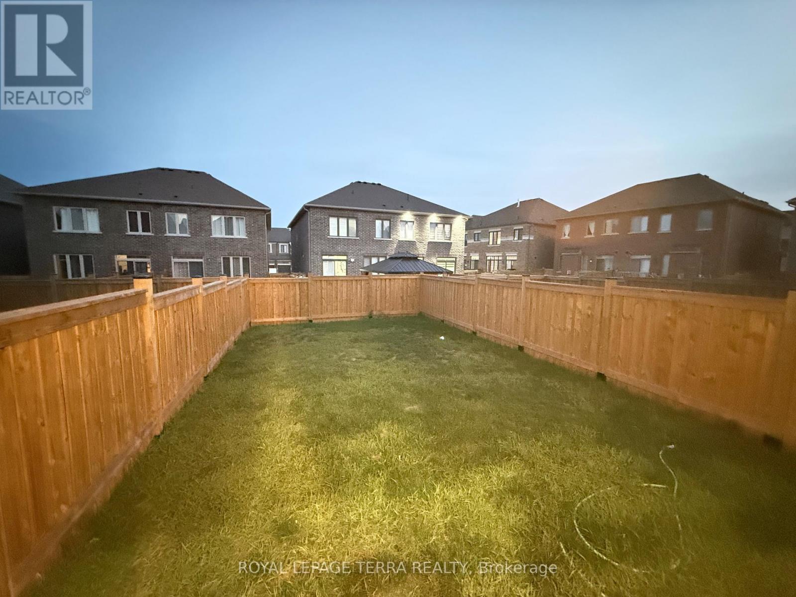 70 Fruitful Crescent, Whitby, ON - Outdoor With Deck Patio Veranda