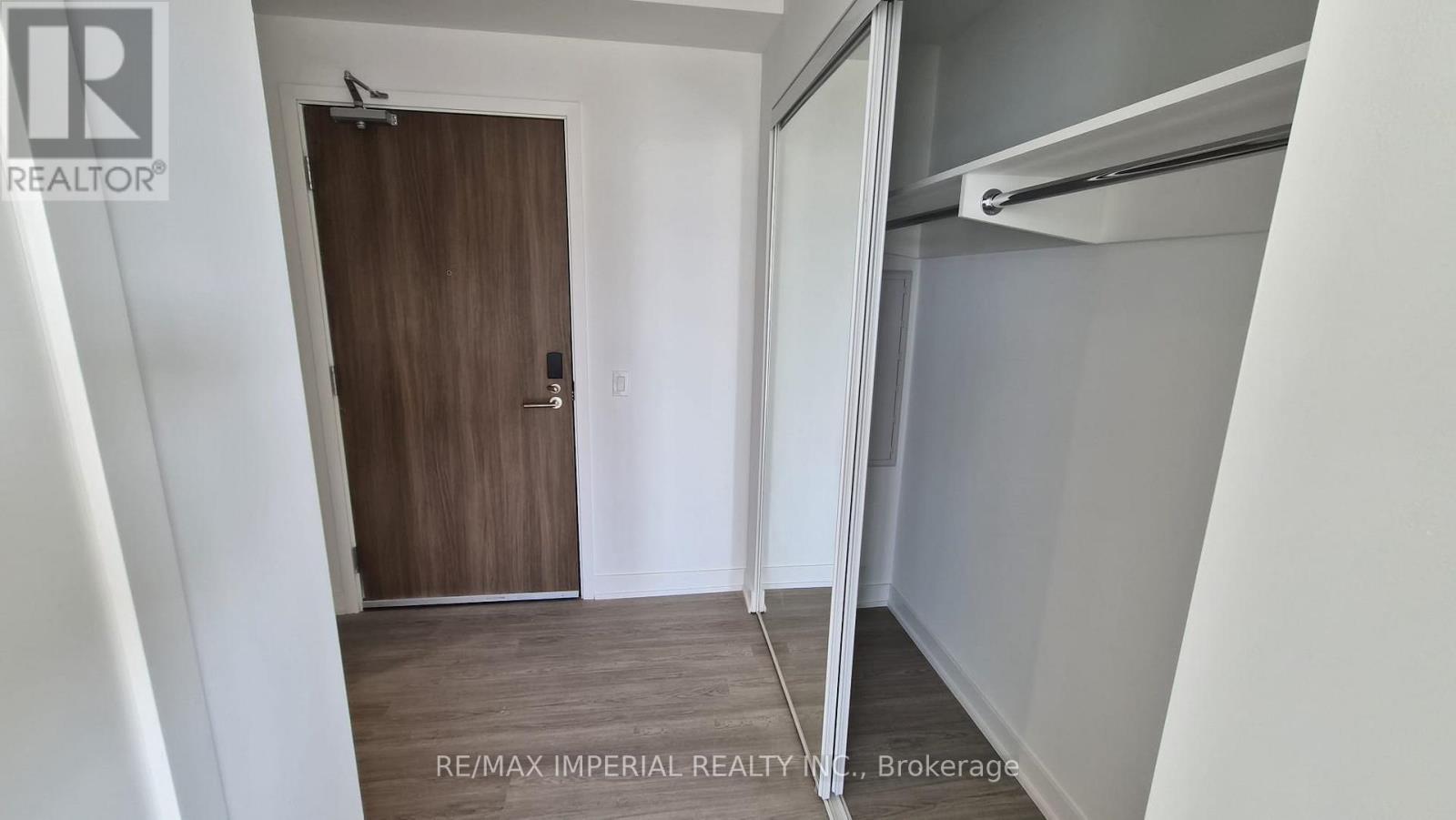 819 - 8188 Yonge Street S, Vaughan, ON - Indoor Photo Showing Other Room